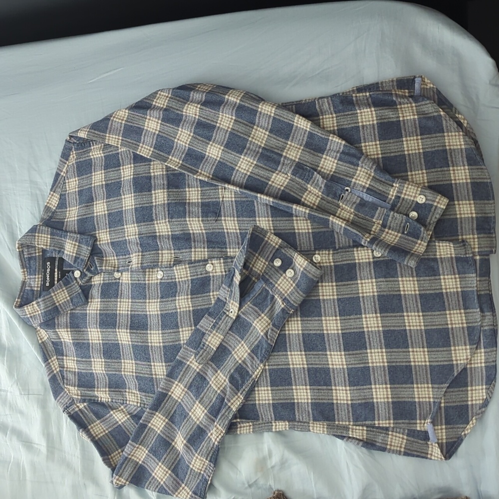Casual Blue and White Button Down Shirt with Long Sleeves